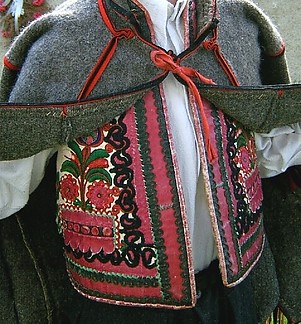 Fájlnév=A_kalotaszegi_-bujka-_kabat.jpg
Fájlméret=116KiB
Méretek=478x514
Hozzáadás dátuma=2012 Március 22. A_kalotaszegi_-bujka-_kabat.jpg