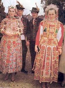 Fájlnév=Magyarvistai_nepviselet.jpg
Fájlméret=28KiB
Méretek=222x300
Hozzáadás dátuma=2012 Március 22. Magyarvistai_nepviselet.jpg